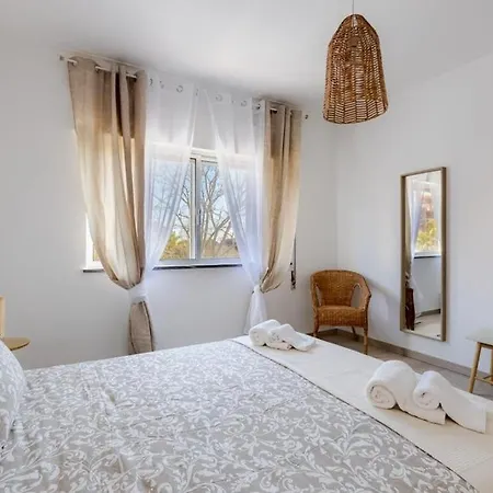 Rocha E Vau 2 Appartement *